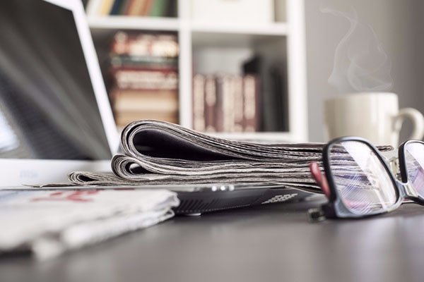 將要整列的零件隨意放到整列機(jī)治具板，然后加以各 01